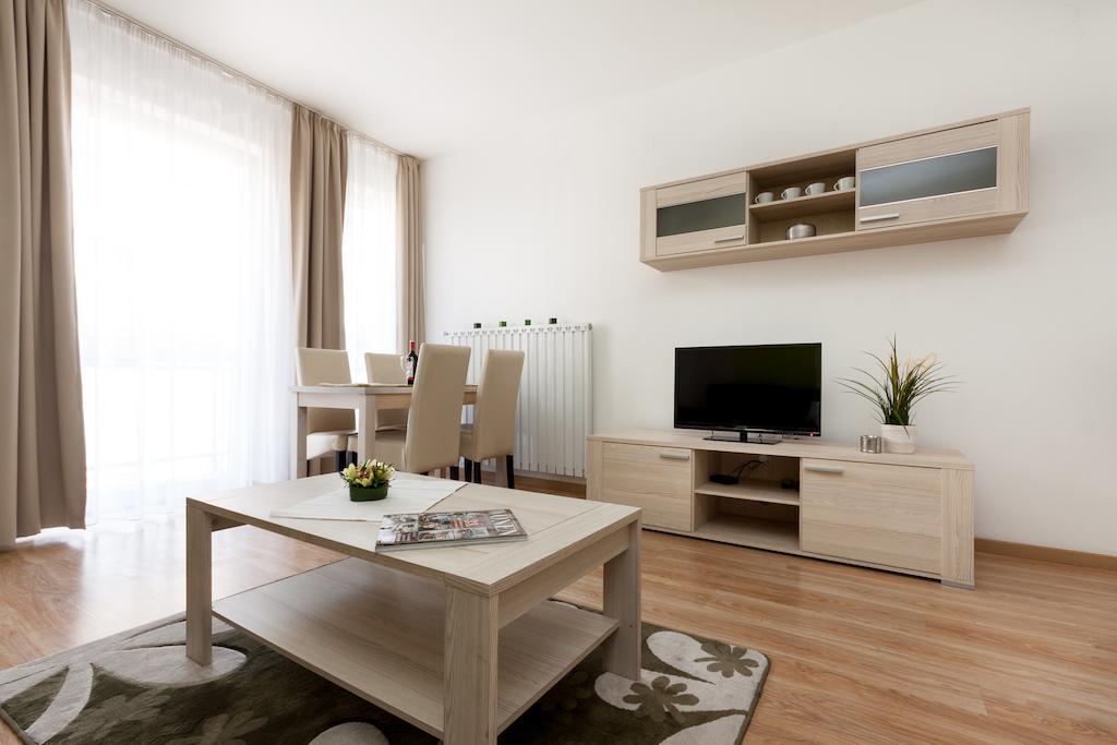 Corvin Plaza Apartments - Suites
