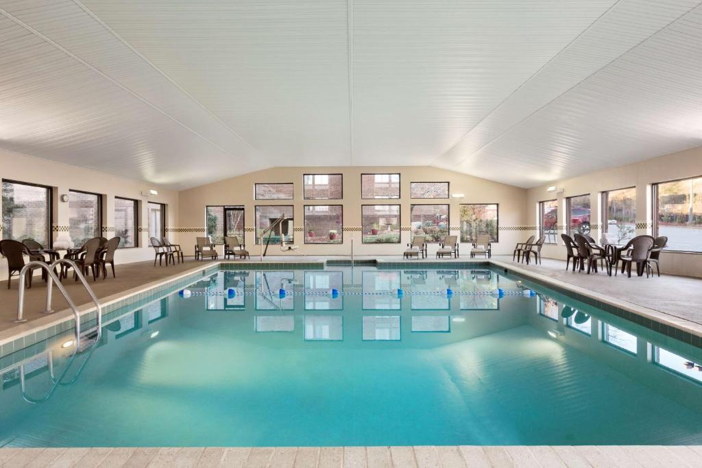 Country Inn & Suites by Radisson, Atlanta Galleria/Ballpark, GA