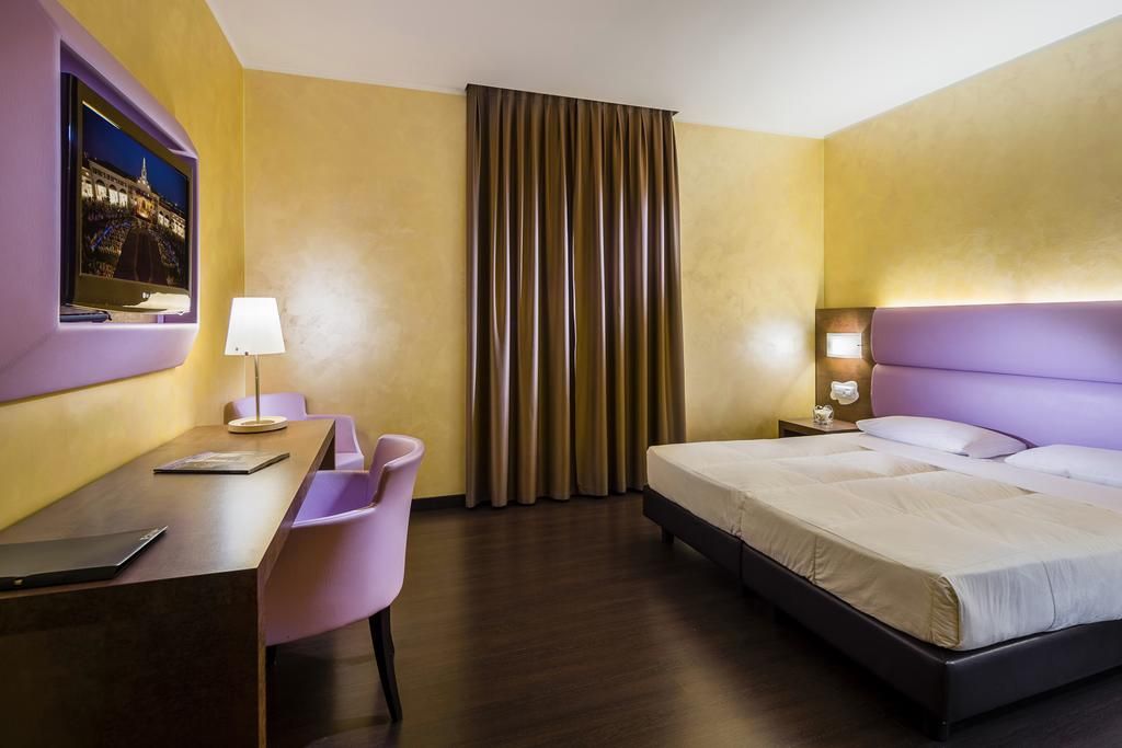 Base Hotel