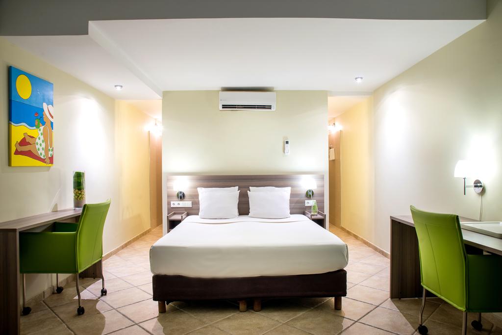 LionsDive Beach Resort