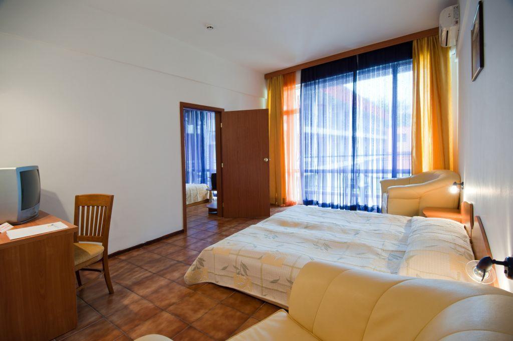Regina Hotel