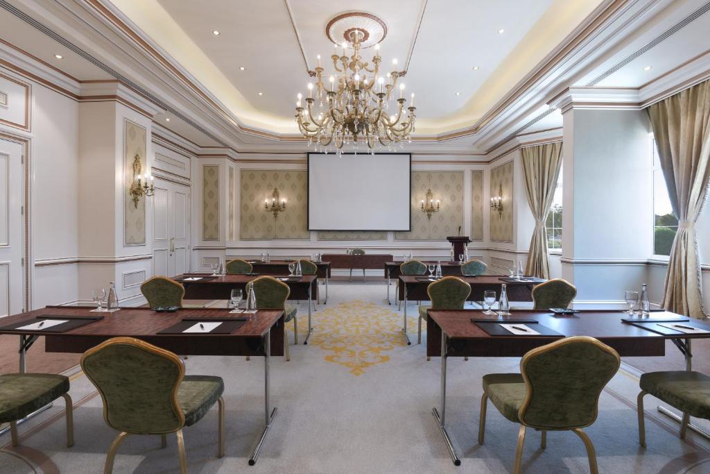 Al Aziziyah Boutique Hotel