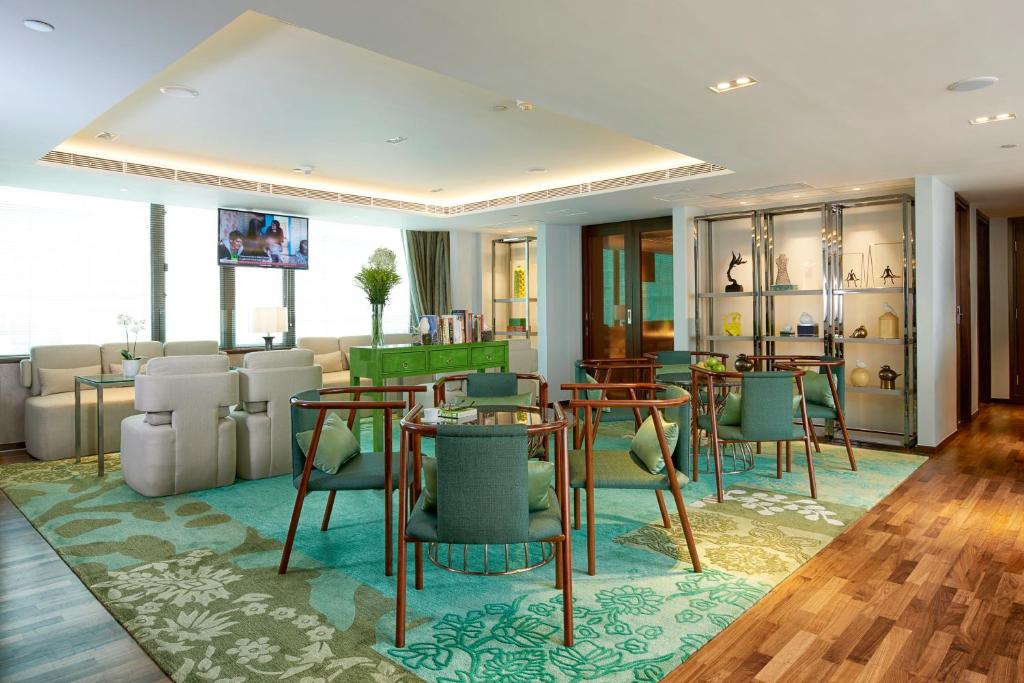 Wharney Guang Dong Hotel