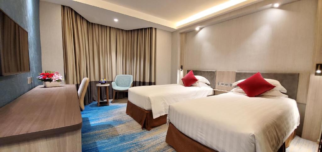 Wharney Guang Dong Hotel