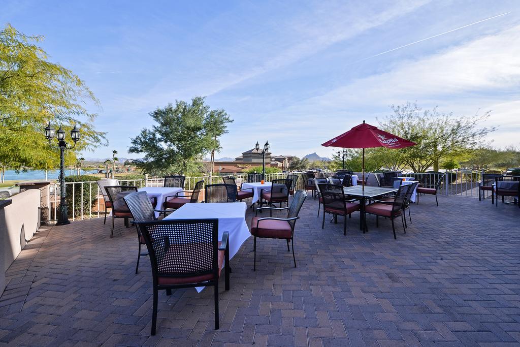 Lakeshore Hotel and Suites