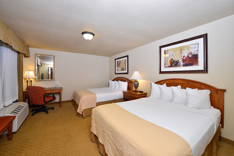Lakeshore Hotel and Suites