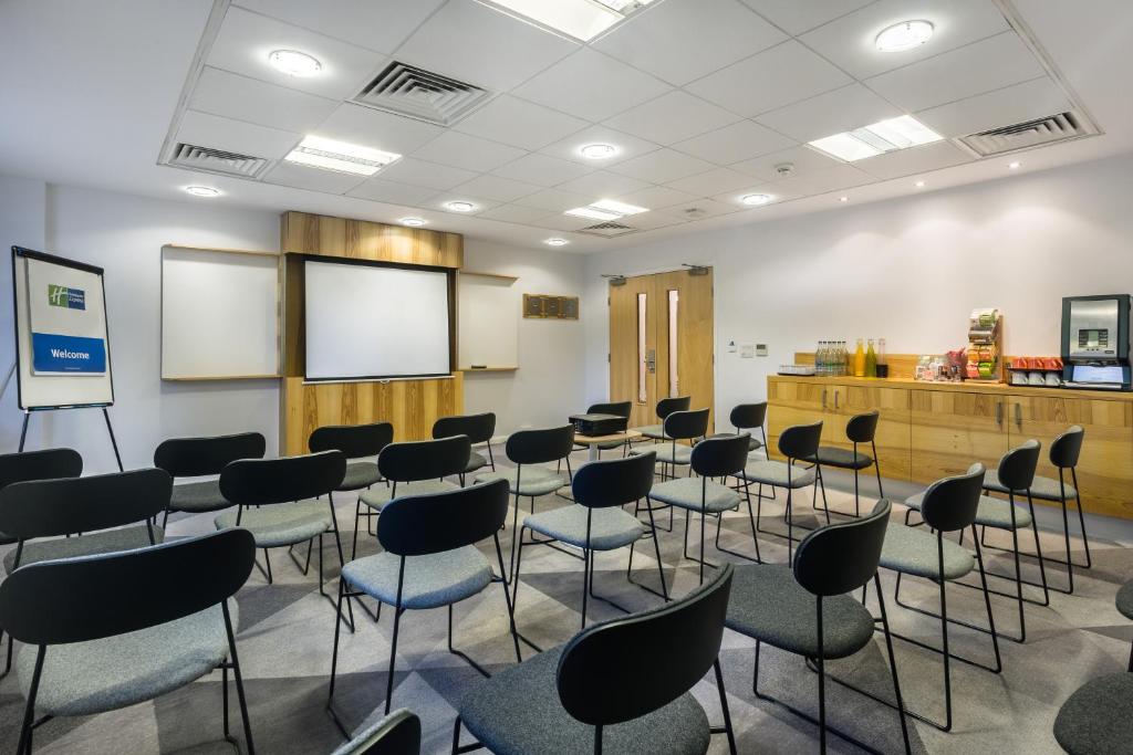 Holiday Inn Express London-Watford Junction
