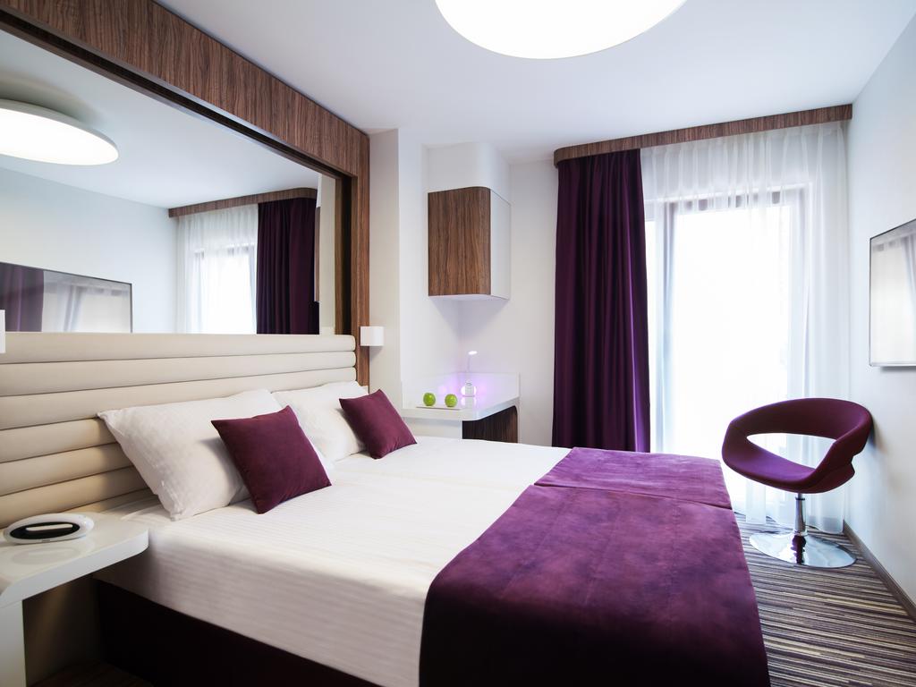 Metropolis Design Hotel