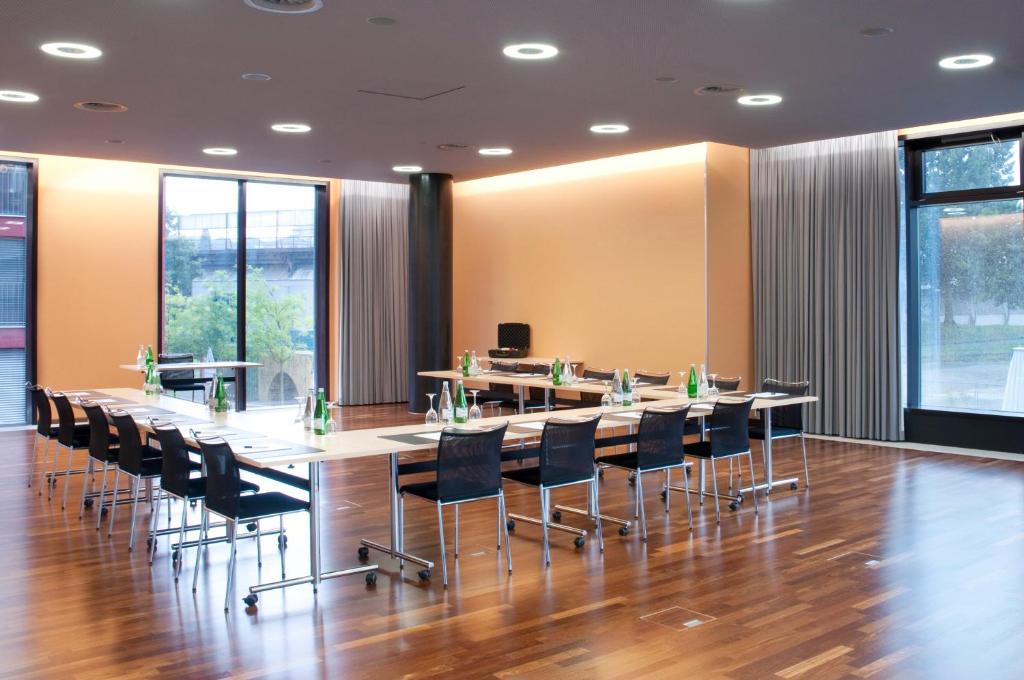 Holiday Inn Zurich - Messe