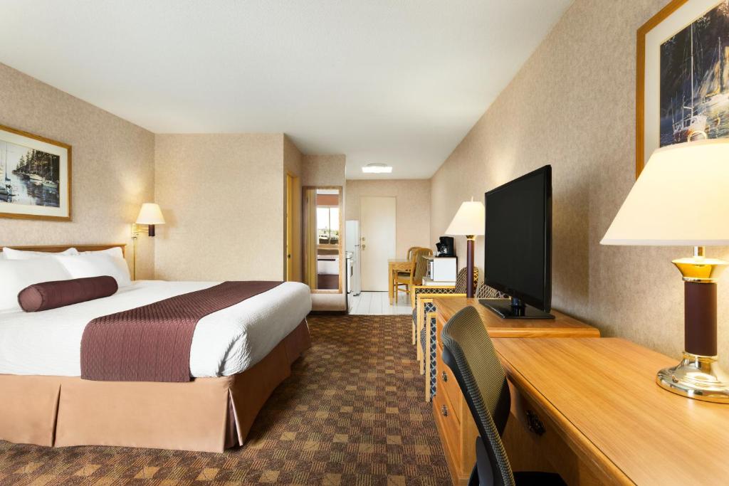 Days Inn by Wyndham Victoria Uptown