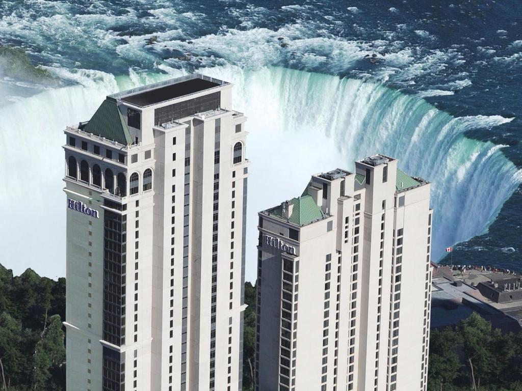 Hilton Niagara Falls/ Fallsview Hotel & Suites