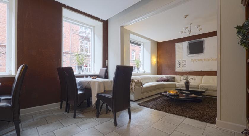 Ydes Hotel