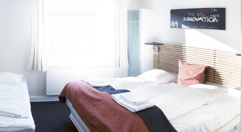 Ydes Hotel