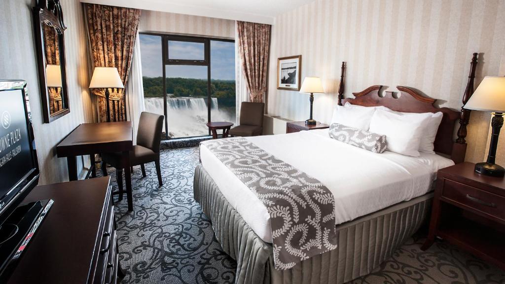 The Brock Niagara Falls Fallsview, Tapestry by Hilton (Formerly Crowne Plaza)