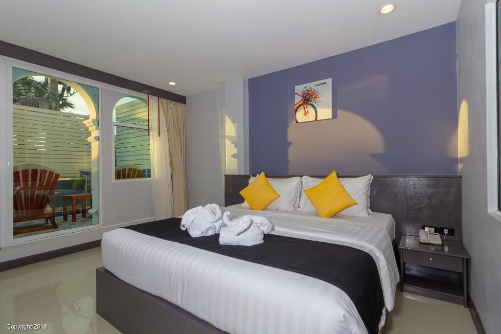 Modern Living Hotel