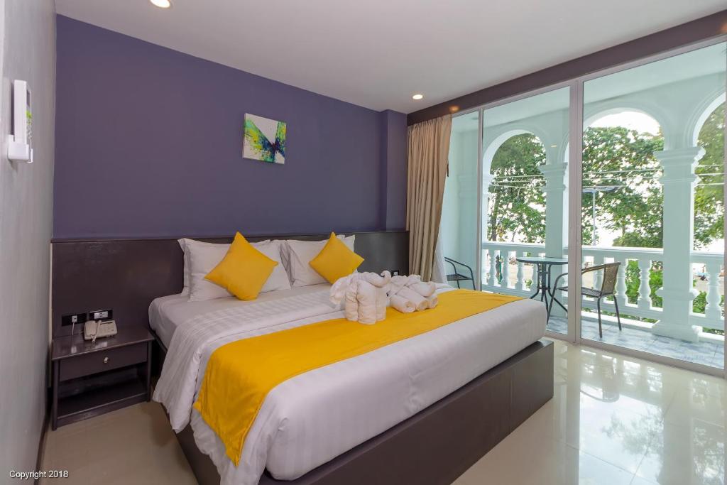 Modern Living Hotel