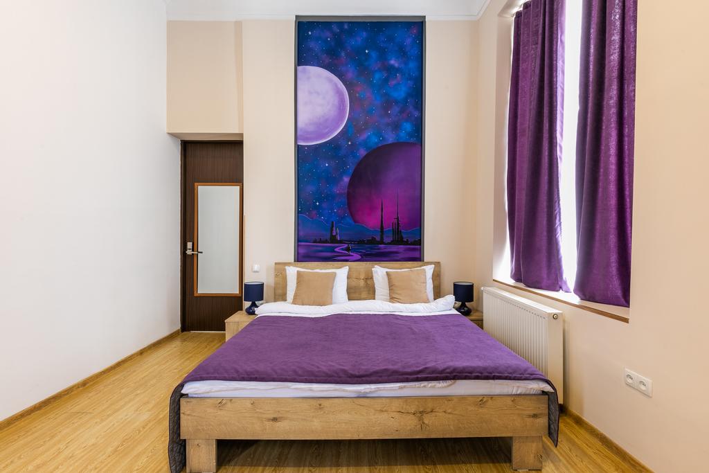 Boombully Hotel