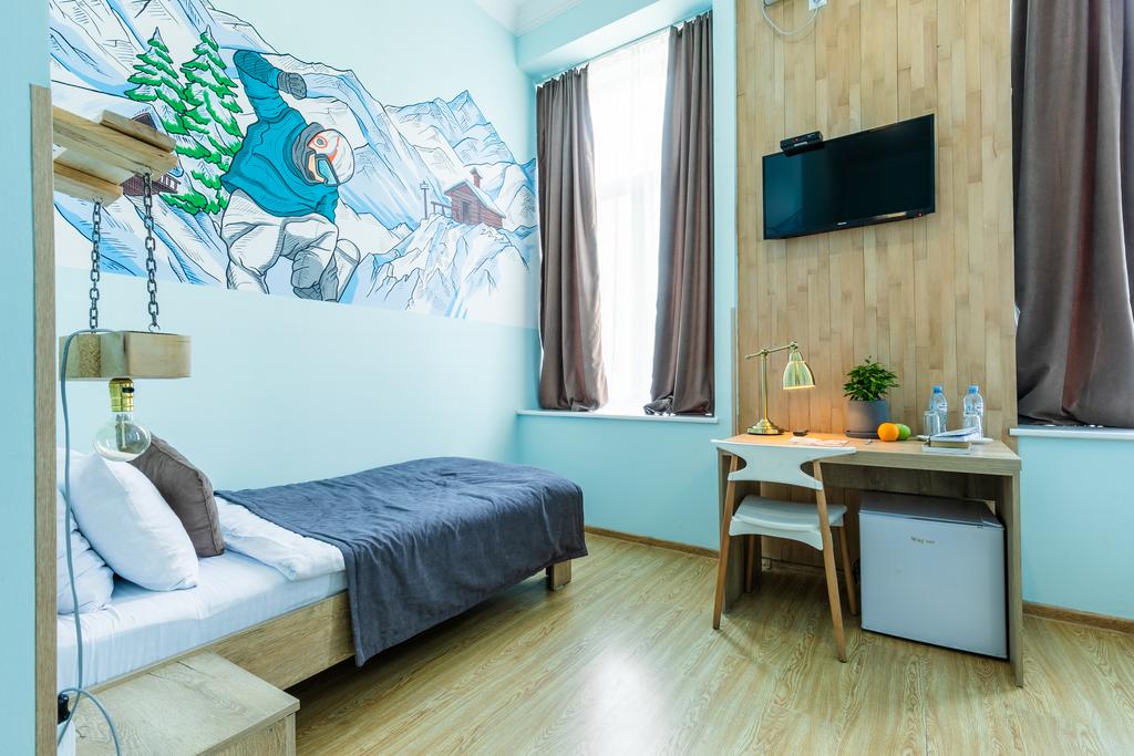 Boombully Hotel