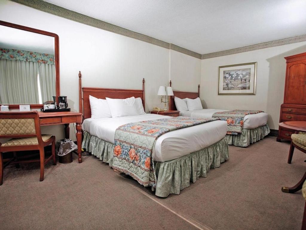 Travelodge by Wyndham Niagara Falls Fallsview