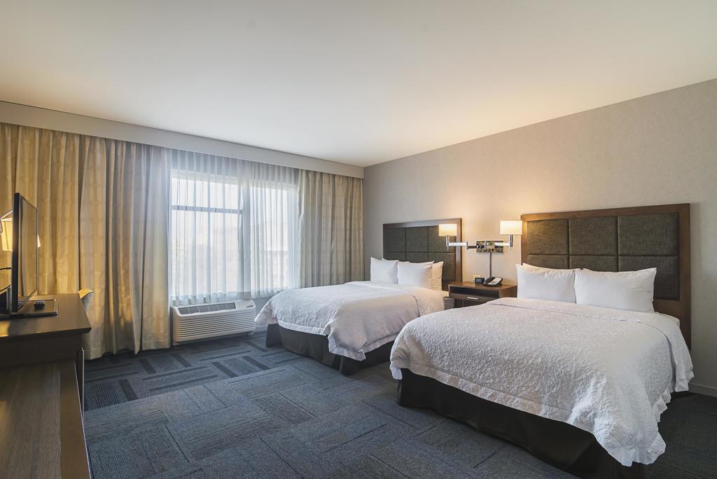 Hampton Inn Chicago North Loyola Station