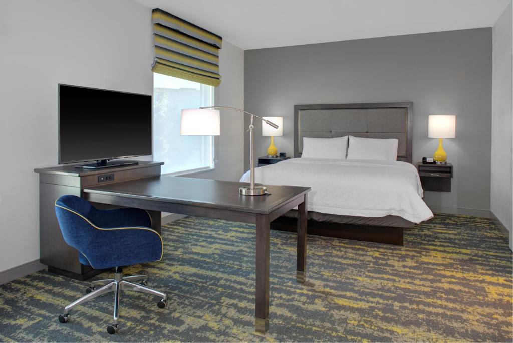 Hampton Inn & Suites by Hilton-Irvine/Orange County Airport