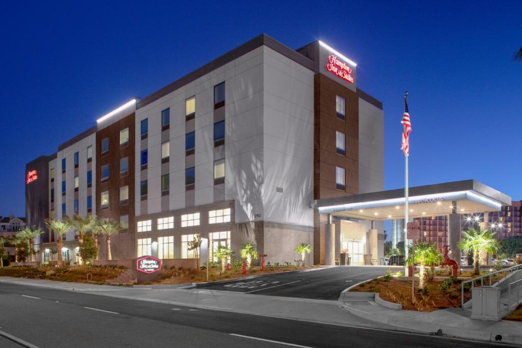 Hampton Inn & Suites by Hilton-Irvine/Orange County Airport