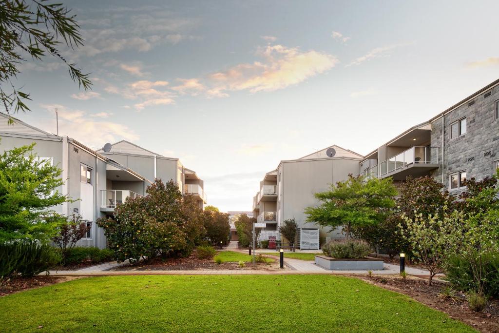 Airport Apartments by Vetroblu (Formerly Airport Apartments by Aurum)