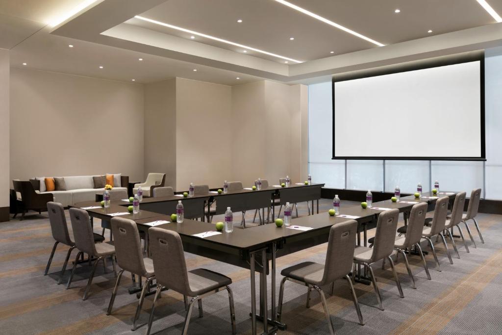 Hyatt Place Shanghai Tianshan Plaza