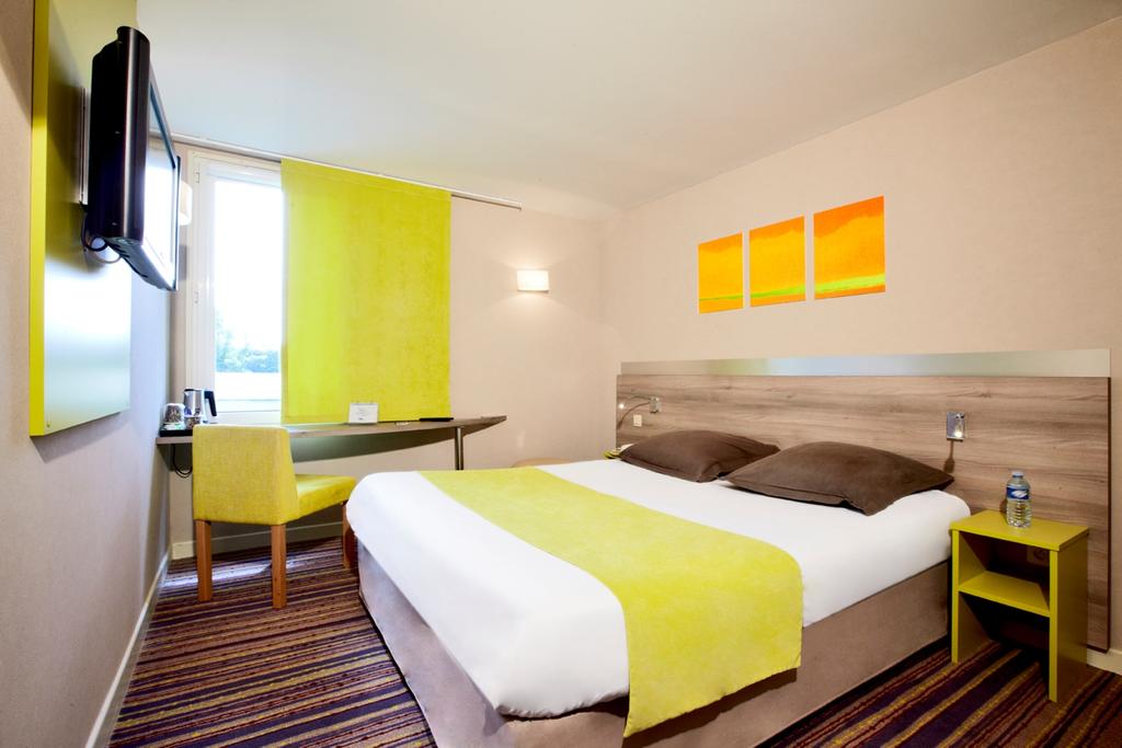Hotel Kyriad Lyon Est - Saint Bonnet De Mure