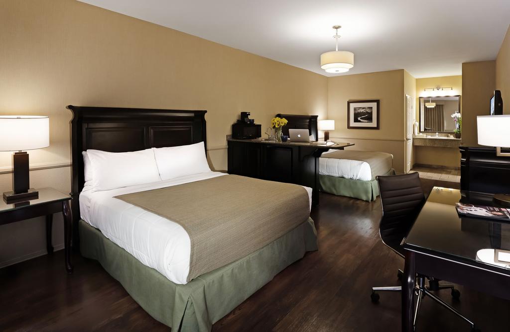 Ayres Suites Corona West