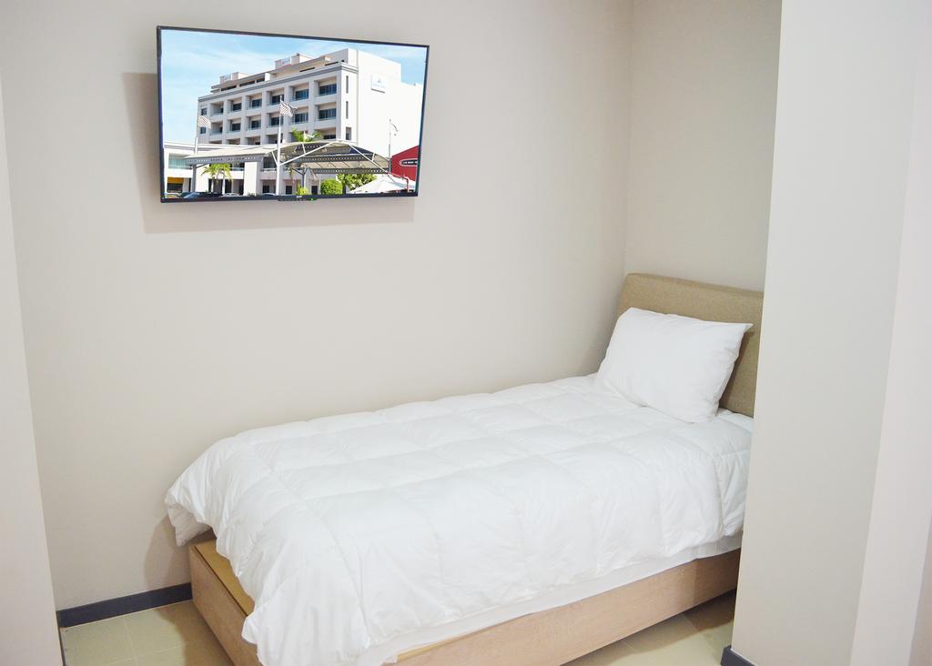 Marina Suites