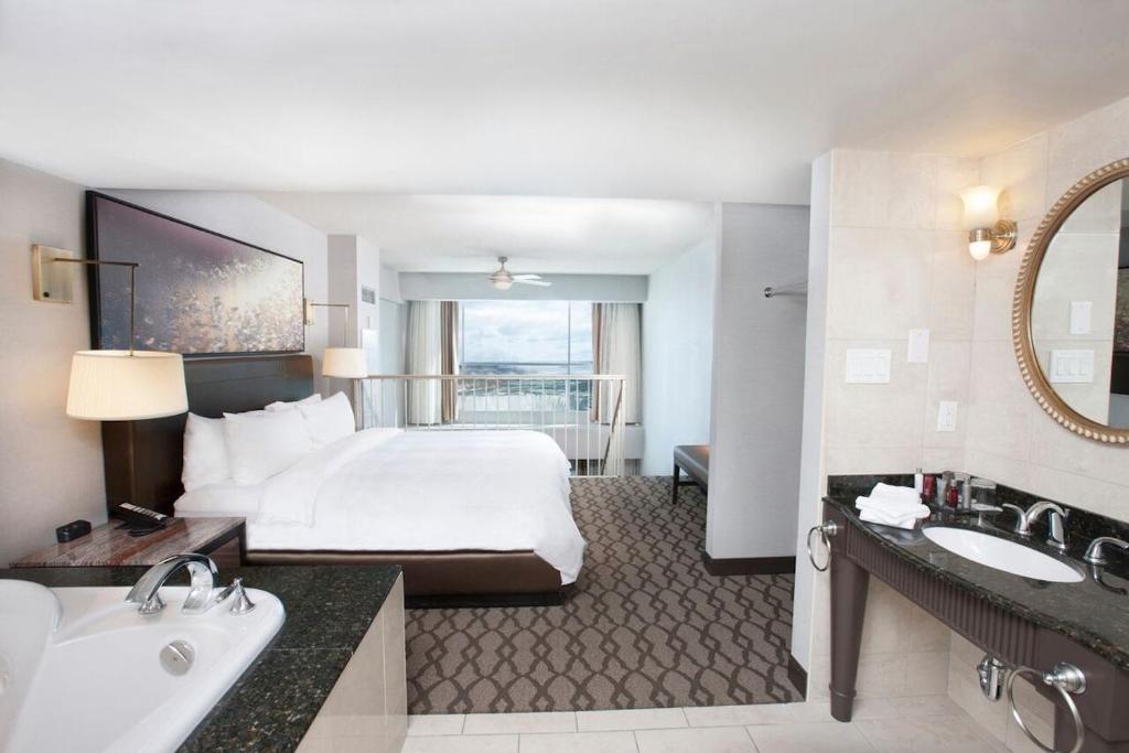 Marriott Niagara Falls Fallsview Hotel & Spa