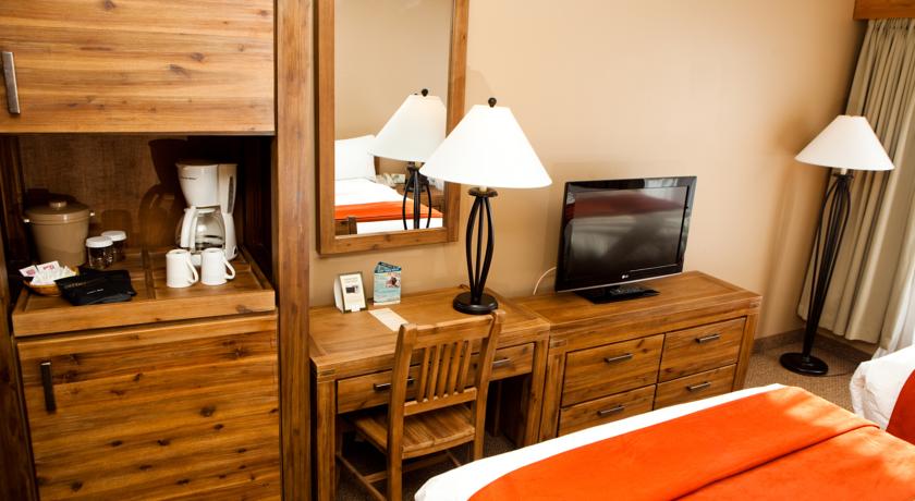 Tonquin Inn