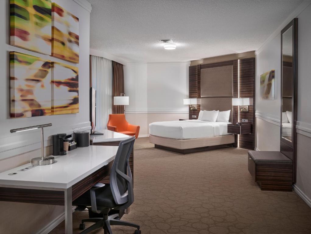 Delta Hotels by Marriott Edmonton Centre Suites
