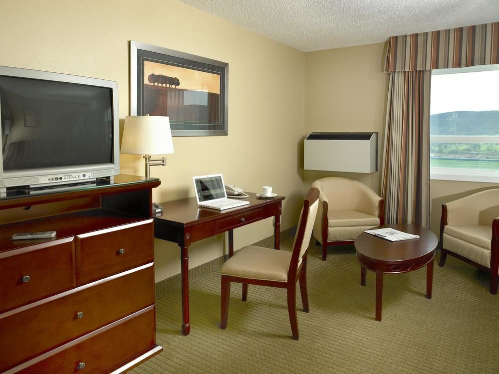 Coast Fraser Inn