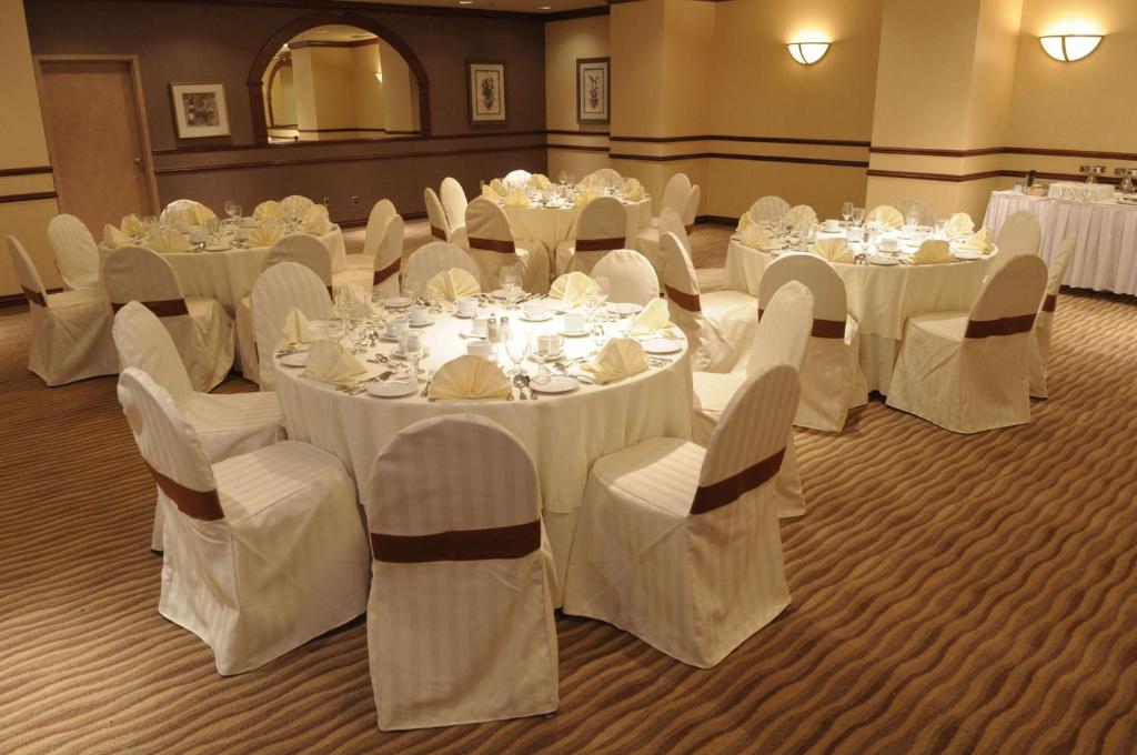 Best Western Ville-Marie Montreal Hotel & Suites