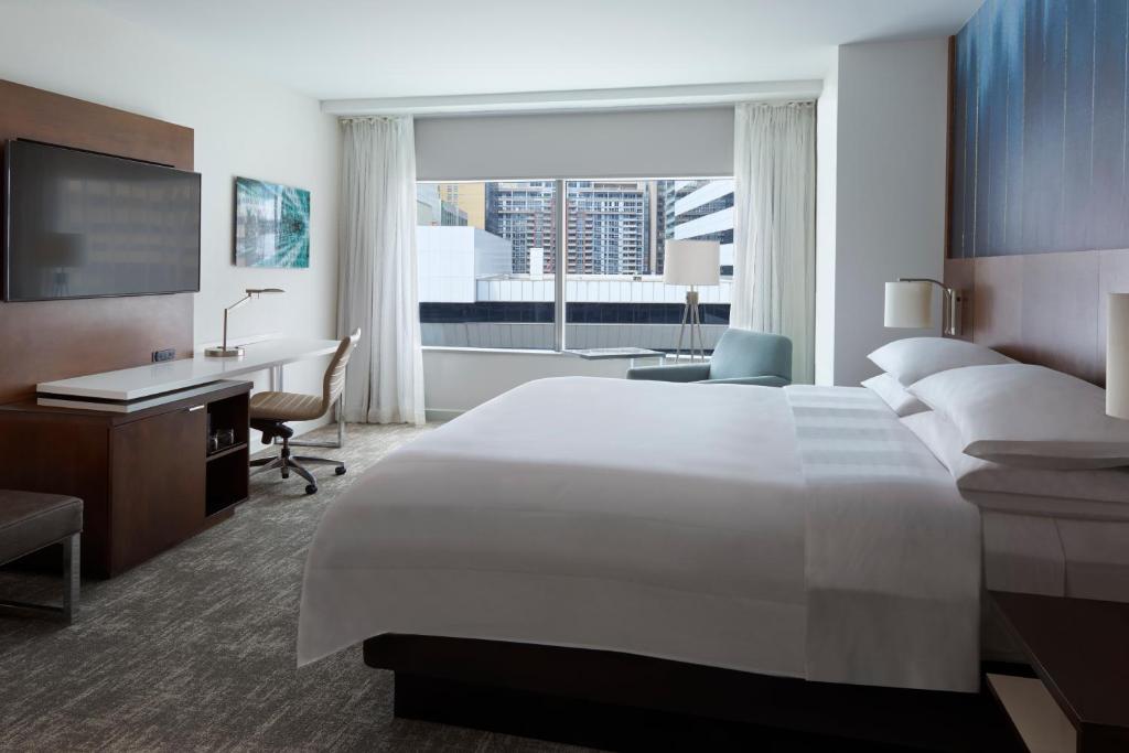 Toronto Marriott City Centre Hotel (Formerly Renaissance Toronto Downtown)