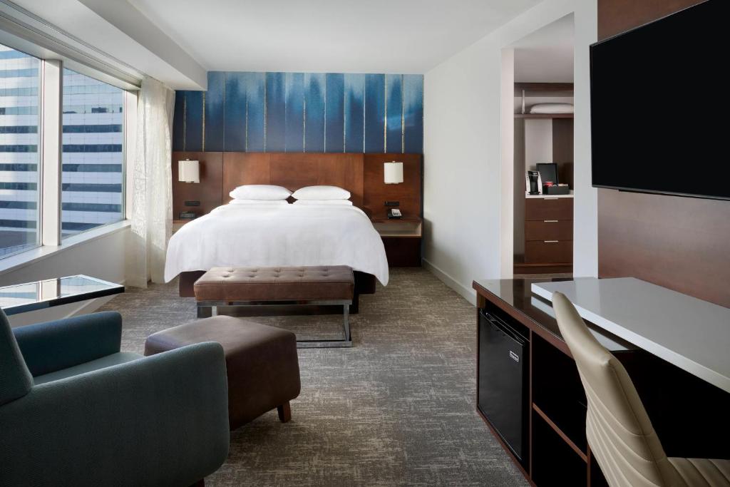 Toronto Marriott City Centre Hotel (Formerly Renaissance Toronto Downtown)