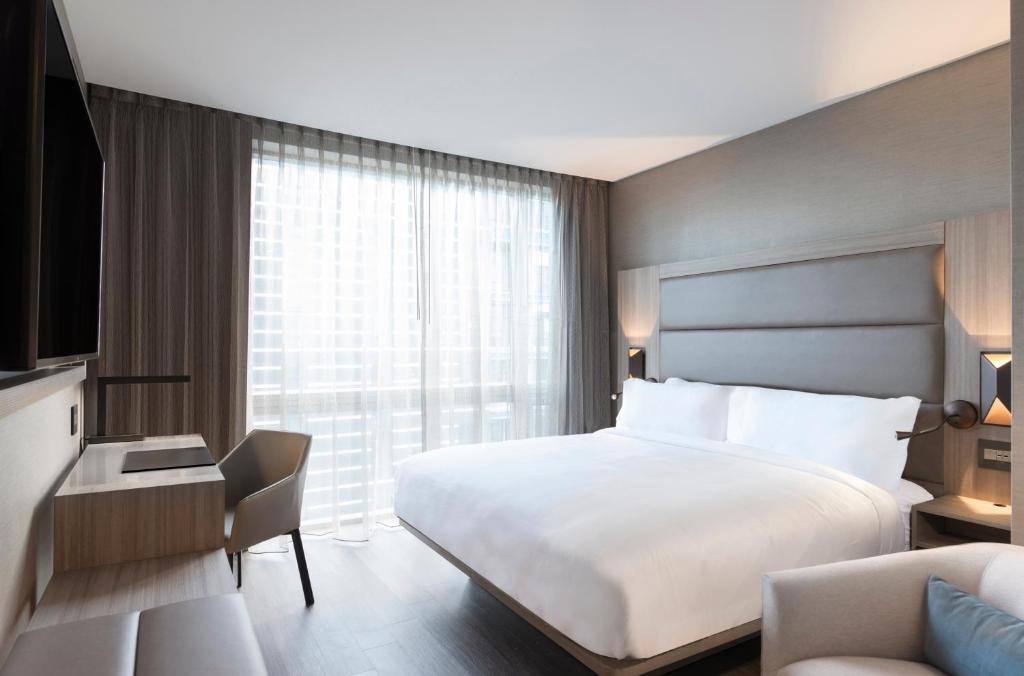 AC Hotel Boston Cleveland Circle