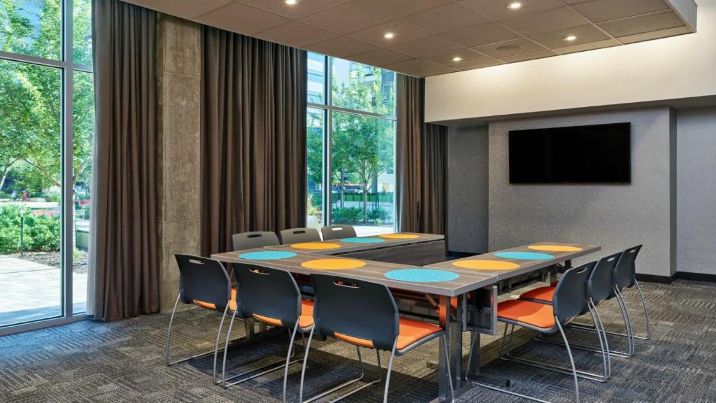 Aloft Dallas Arlington Entertainment District
