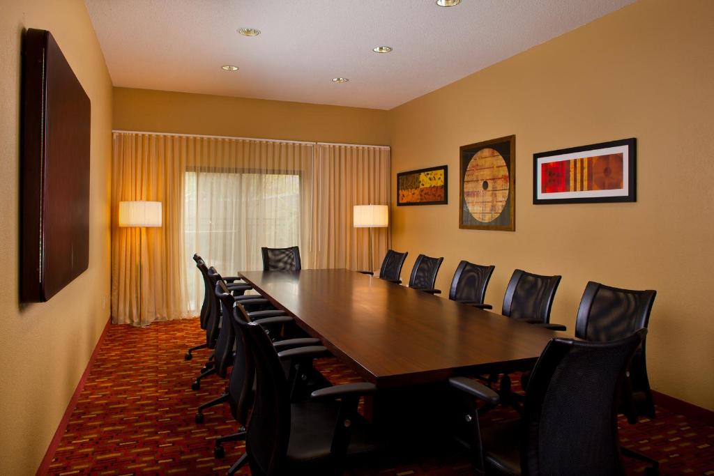 Courtyard by Marriott New Orleans Metairie