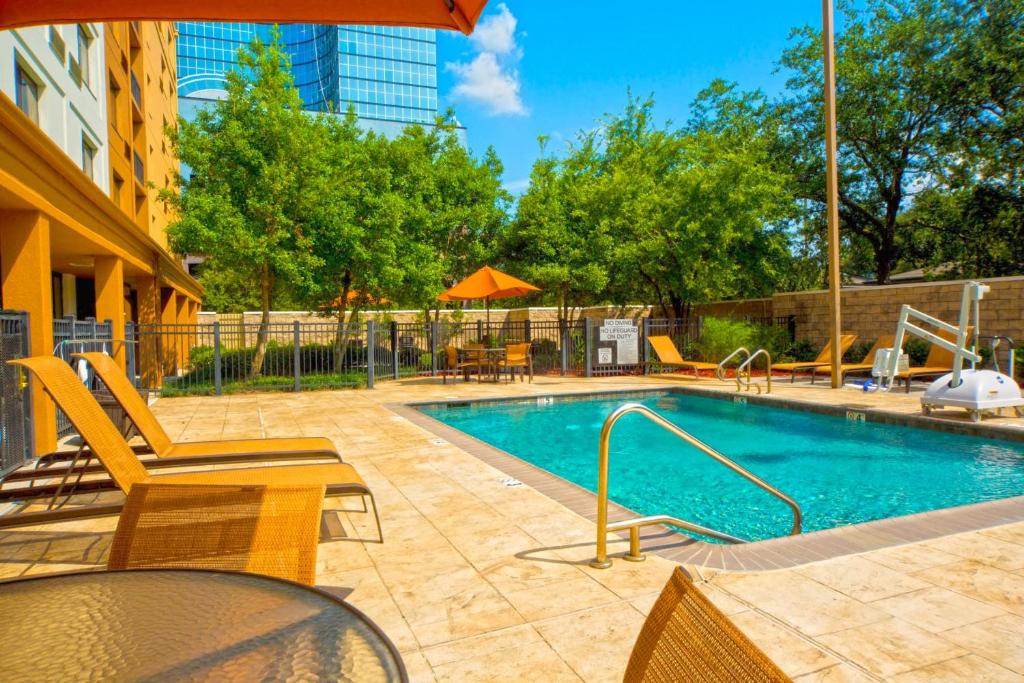 Courtyard by Marriott New Orleans Metairie