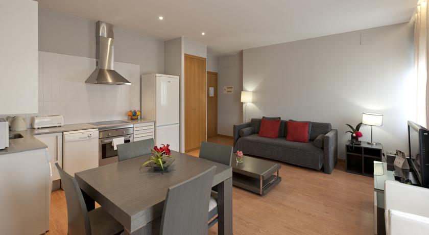 Amister Apartments