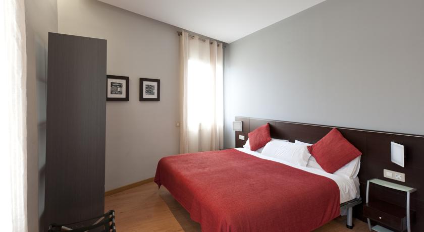 Amister Apartments