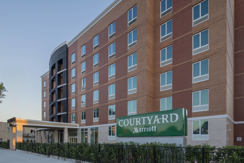 Courtyard New York Queens/Fresh Meadows