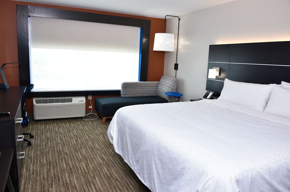 Holiday Inn Express & Suites Bensenville - O'Hare