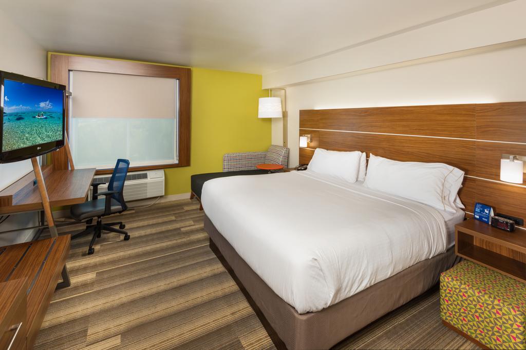 Holiday Inn Express Peoria North - Glendale