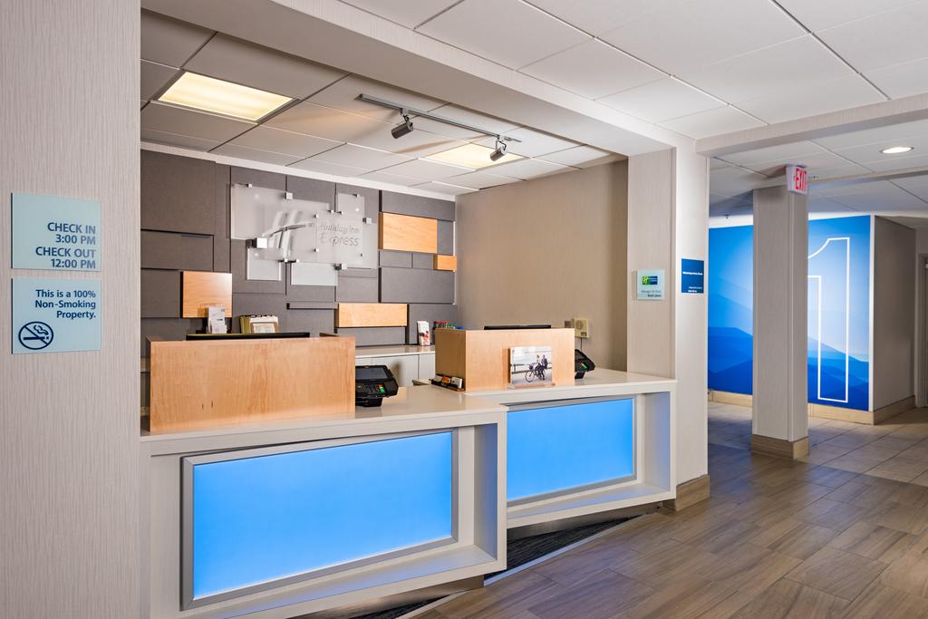 Holiday Inn Express Peoria North - Glendale