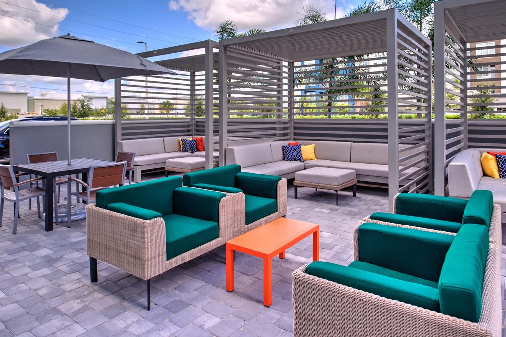 Holiday Inn & Suites Orlando - International Dr S