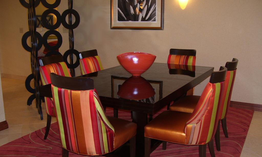 Renaissance Phoenix Glendale Hotel & Spa